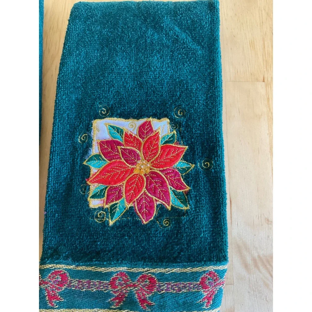 Vintage Christmas Poinsettia 3 Piece Towel Set Hunter Green Embroidered Cotton